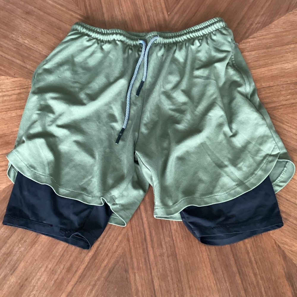 Men's Lined Green Athletic Shorts